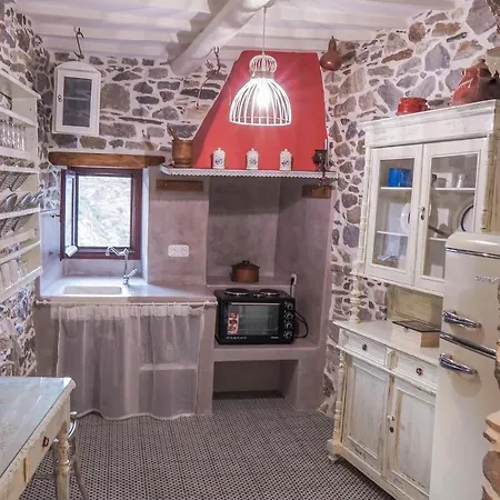 Semesterbostad Fimaira 2 *