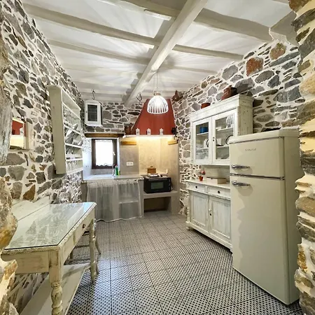 Semesterbostad Fimaira 2 *